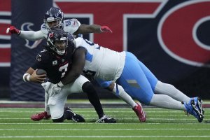 Jets to trade DE Jermaine Johnson II for Titans DT T'Vondre Sweat