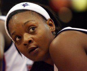 Kara Braxton, 2-time WNBA champion and Georgia forward, dies at 43