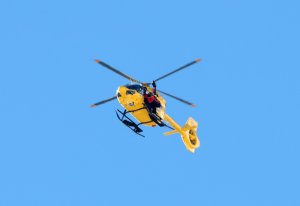 Lindsey Vonn breaks leg in crash during downhill skiing race