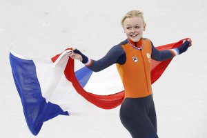 Netherlands' Xandra Velzeboer wins gold in Olympic 500m speed skating