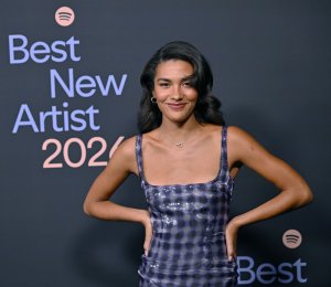 Olivia Dean wins Best New Artist at the Grammy Awards Sunday