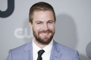 Stephen Amell to star in new version of 'Baywatch'
