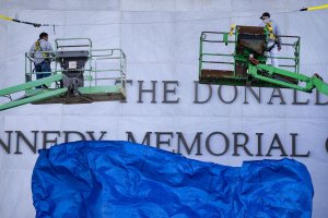 Trump: Kennedy Center to close for construction