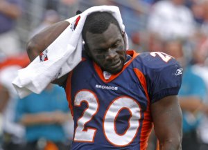 Trump pardons five former professional football players