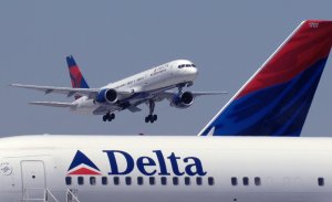 Unruly passenger forces emergency landing of Delta plane in Houston