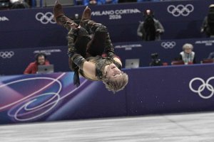 USA's Ilia Malinin leads men's singles after commanding short program