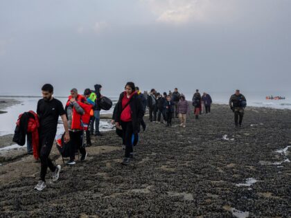 Households with Migrants Claiming Nearly £1 Billion in Welfare per Month in Britain