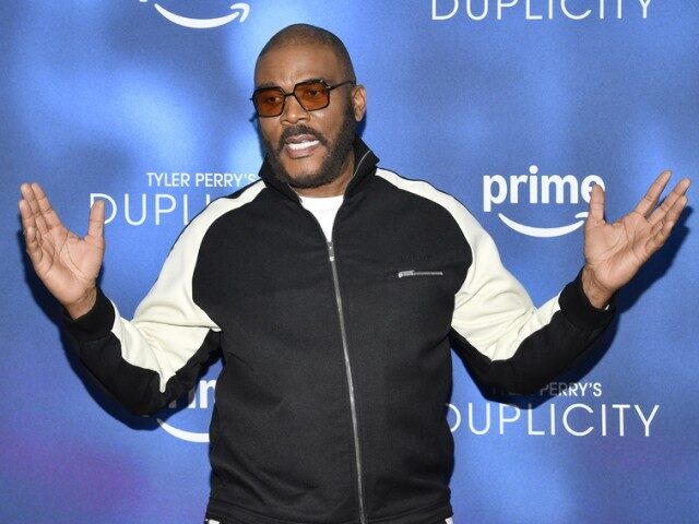 Tyler Perry Arrives at Atlanta Airport with ‘Significant’ Amount of Cash for TSA Worker