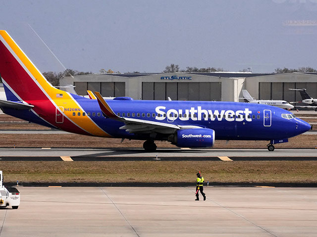 WATCH: Southwest Flight Diverted Due to Passenger Scare Involving Phone Alert Marking Ramadan Praye