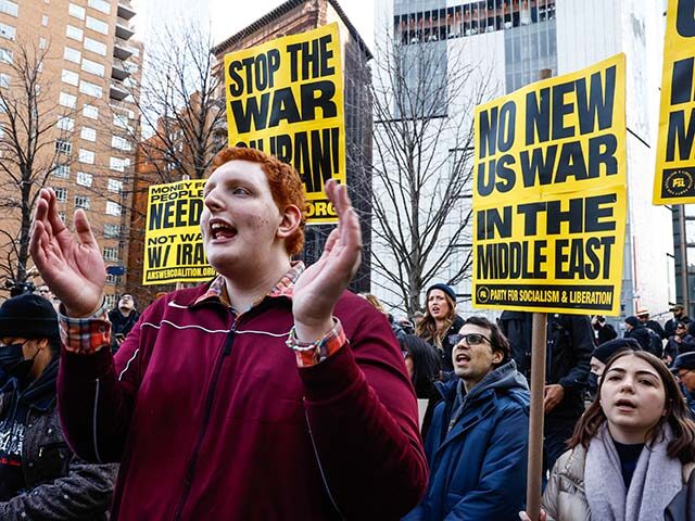 Title: New York Iran US Israel Image ID: 26059773082725 Article: People march during a pro