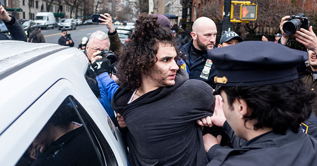 
                            New York's Latest Muslim Bomber Flashes Islamic Supremacy Sign