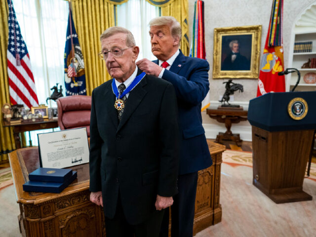 Trump Honors Lou Holtz After His Passing: ‘An Absolute Winner’