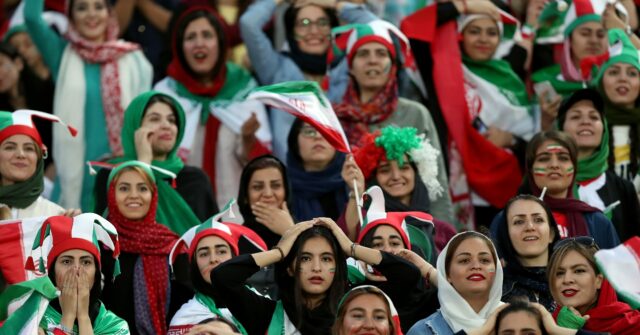 
                            Four Members of Iranian Female Soccer Team Reject Australia Asylum Offer