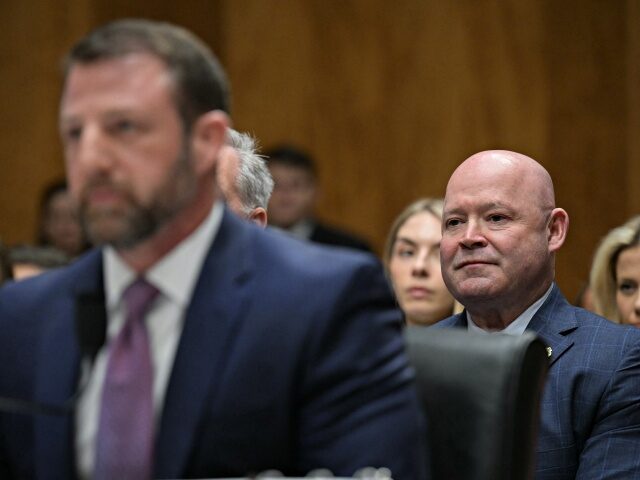 Sean O'Brien (R), General President of the International Brotherhood of Teamsters, lo