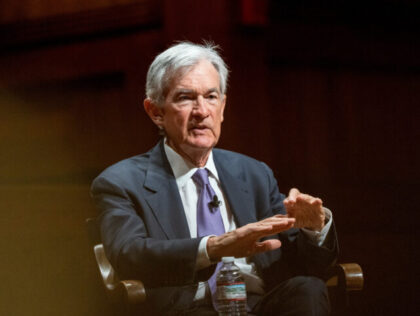 Powell Says Fed Inclined to Look Past Iran Oil Shock, Sees Inflation Expectations Well Anchored