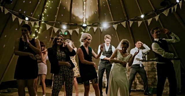 breitbart.com - Breitbart News - Cowboy Boots and Line Dancing: Country Music Fever Grips UK Young