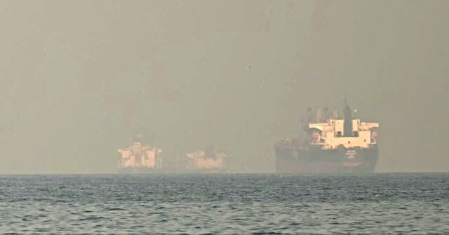 Seven South Korean Oil Tankers Stranded in Crowded Hormuz Strait, Lawmaker Reveals