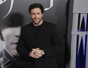 Aaron Taylor-Johnson, Theo James amid bomb chaos in 'Fuze' trailer