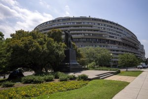 Alexander Butterfield, who confirmed Watergate recordings, dies at 99