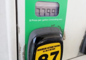 Average gallon of gas passes $4 in United States