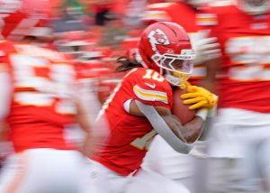 Detroit Lions, running back Isiah Pacheco agree to one-year deal