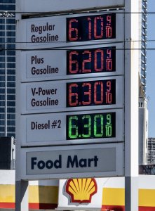 U.S. Gas prices over $3.50 per gallon as strikes on Iran continue