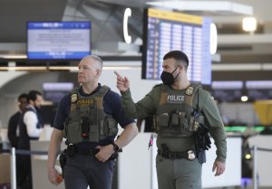 Homan: ICE may keep working at airports after TSA gets paid