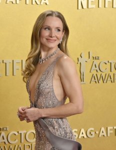 Kerri Russell, Seth Rogen, Catherine O'Hara win Actor Awards