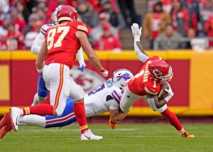 Las Vegas Raiders trade for Buffalo Bills CB Taron Johnson