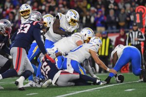 Los Angeles Chargers to release right guard Mekhi Becton
