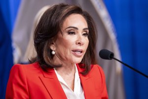 Prosecutor admits to having no evidence of crime in Fed renovation