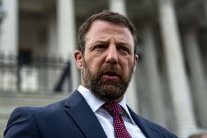 Trump ousts DHS chief Kristi Noem, picks Okla. Sen. Markwayne Mullin