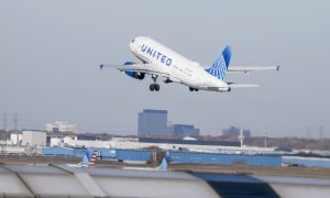 United Airlines flight makes emergency landing over possible engine fire
