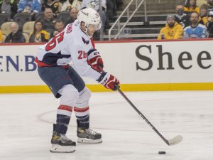 Vegas Golden Knights trade for Washington Capitals forward Nic Dowd