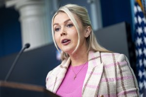 White House disputes claim of Navy escort on Strait of Hormuz