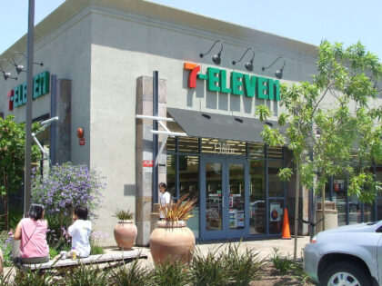 7-Eleven to Close 645 Stores in North America This Year