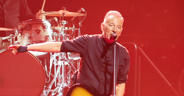 Nolte: Former Rock Star Bruce Springsteen Turns Concert into 3-Hour Anti-Trump Lecture