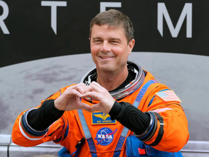 Title: NASA Artemis Moonshot Image ID: 26091670702201 Article: Mission Commander Reid Wise