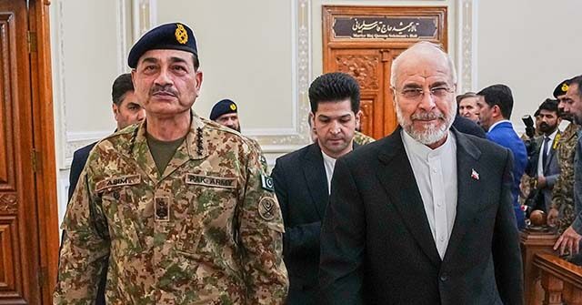 Pakistan Sends Delegation to Iran, Shuffling U.S. Messages for Peace Talks