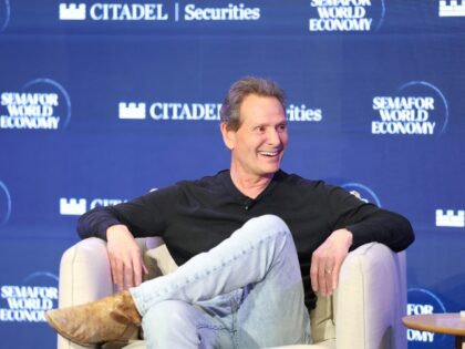 Verizon CEO Dan Schulman: AI Will Destroy Many Jobs and ‘Everyone Knows It’