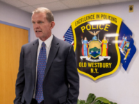 Fast-Acting Police Save Man Suffering Cardiac Arrest in New York Diner: ‘Without Them, I̵