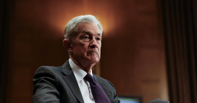 Fed Leaves Interest Rates Unchanged, Saying Economy is Expanding at Solid Pace