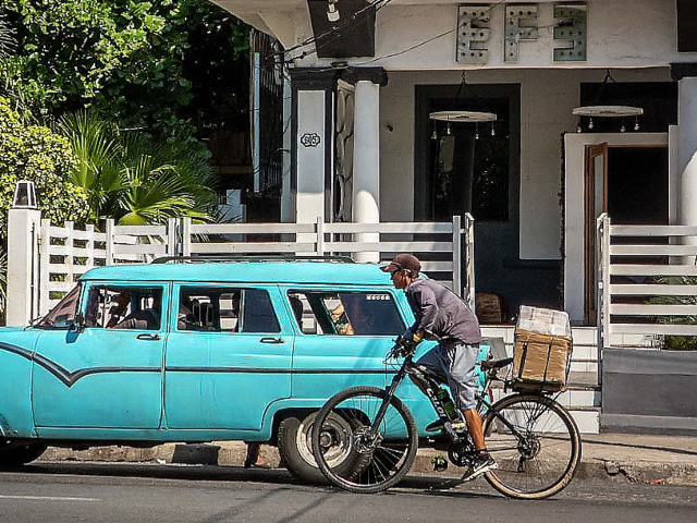 A car pass in front of the EFE bar in Havana on July 29, 2025. The EFE bar, owned by Cuban