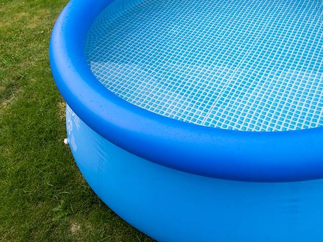 plastic kiddie pool