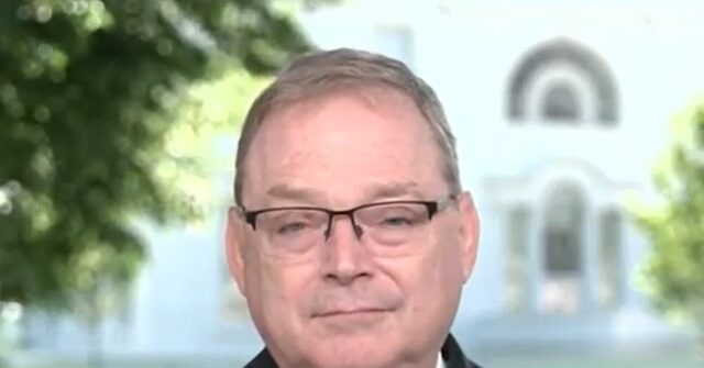 WH's Hassett: 'As Soon as We Get the Strait Open, That Oil Is Going to Flow Like You've Never Seen Before'