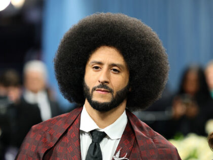 National Anthem Protester Colin Kaepernick Publishing Memoir