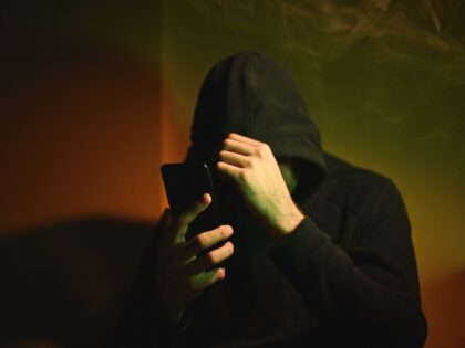 creep using smartphone