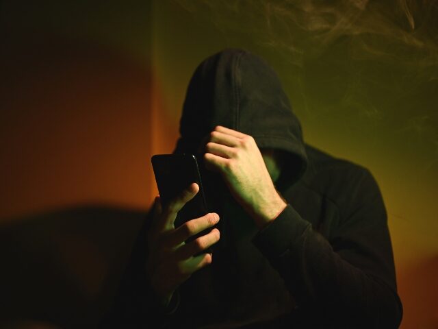 creep using smartphone