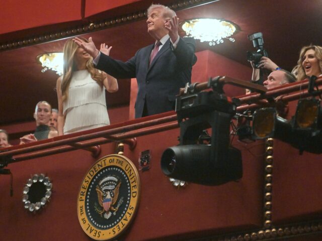 Trump, First Lady Applauded at Opening Night of ‘Chicago’ at the Trump-Kennedy Center