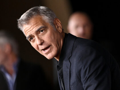 LOS ANGELES, CALIFORNIA - NOVEMBER 11: George Clooney attends the Los Angeles Premiere of
